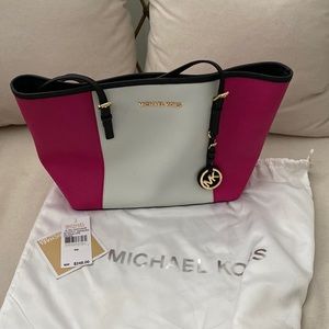 Michael Kors , Authentic handbag. Like new